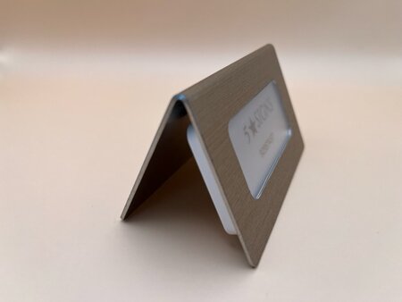 Digitaal buffetlabel 2,9 inch &ndash; met RVS-houder en gepersonaliseerde wrap