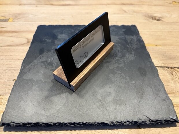 Digitaal buffetlabel 2,9 inch &ndash; met houten voet
